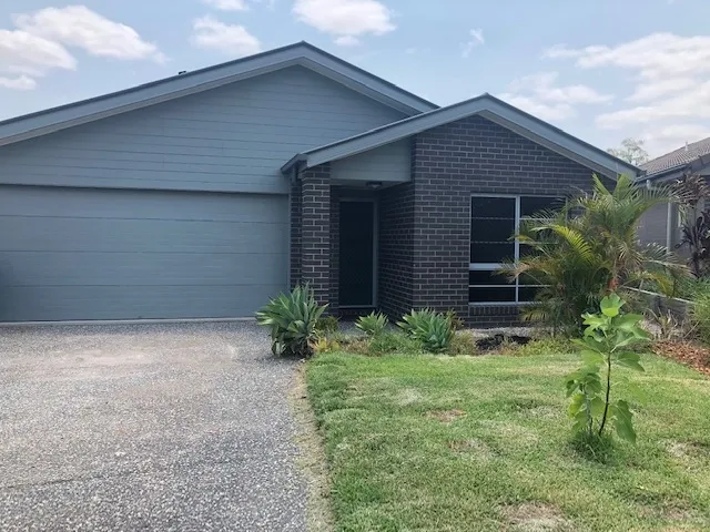 SOLAR, AIR CONDITIONED AND LARGE BACK YARD!