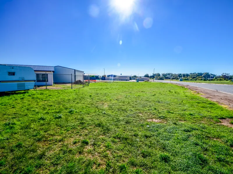 Lovely block in great area