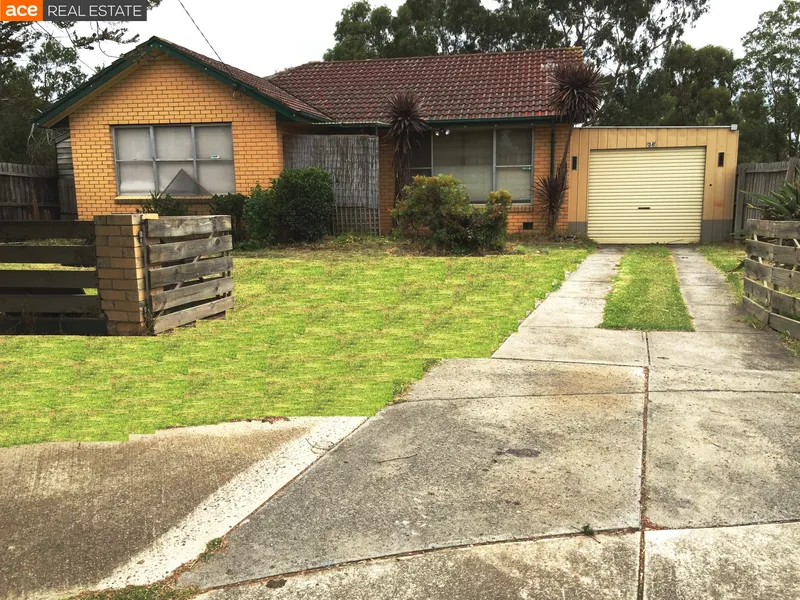 3 BEDROOM HOUSE CLOSE TO FREEWAY!