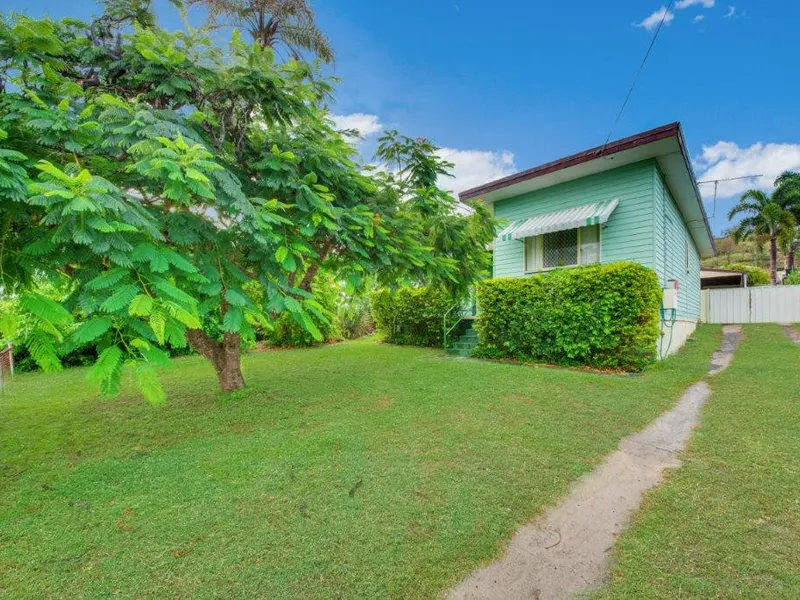 Cute Cottage plus Double Bay Shed...Must be Sold!
