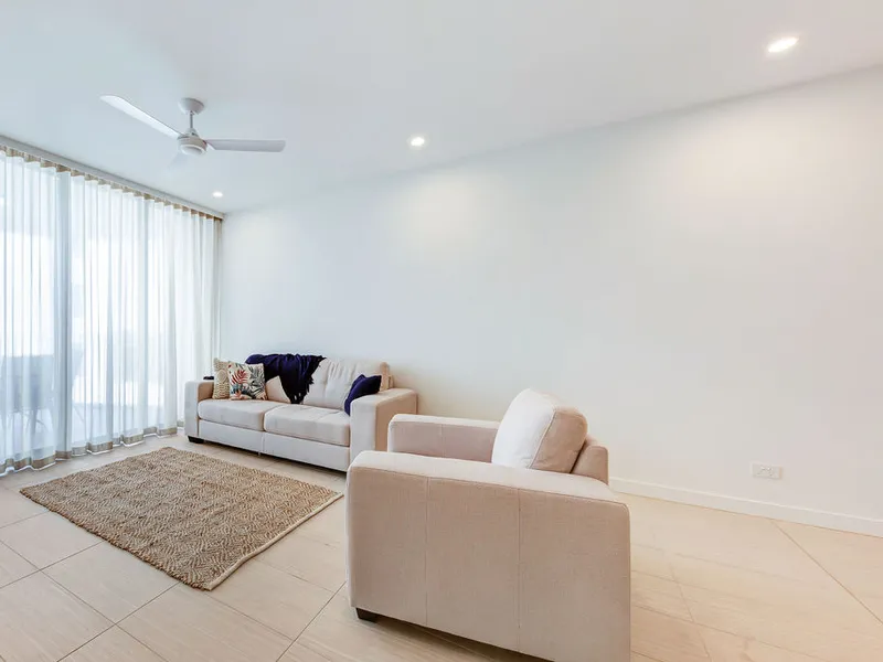 STUNNING NEW ONE BEDROOM WITH ALL THE FEATURES!