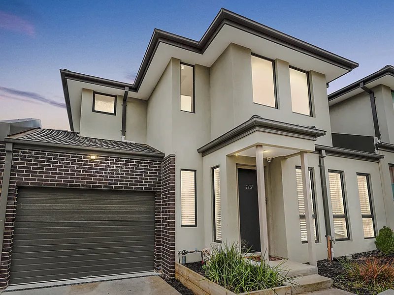 Near-new modern boutique Townhouse
