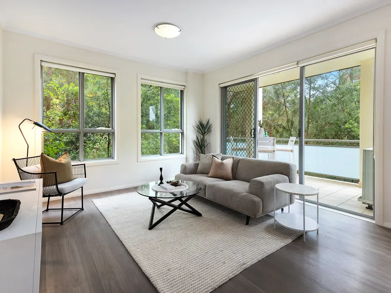 Spacious modern apartment in a picturesque setting