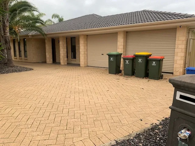 Extra large family home! Furnished or unfurnished.