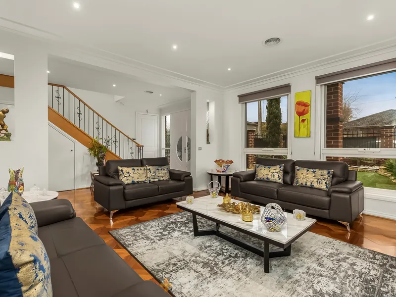 Stylish And Classy - Move Right In