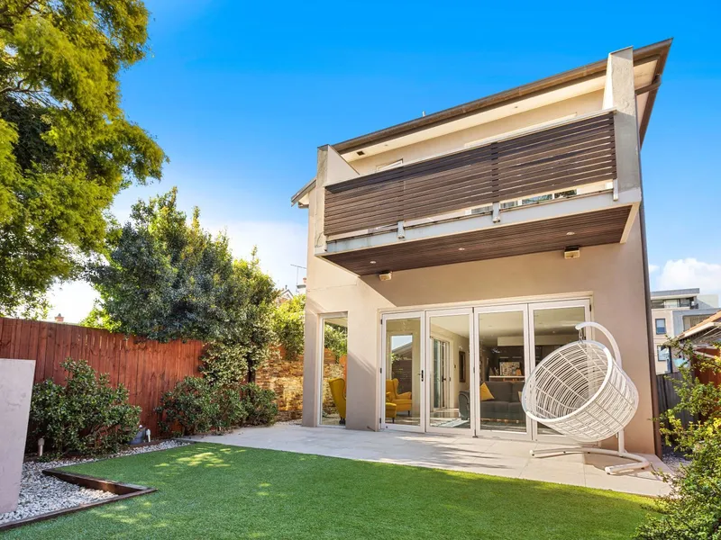 Stunning family home with lifestyle local