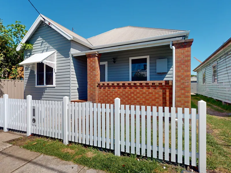 Beautifully Renovated Four Bedroom House In Perfect Location