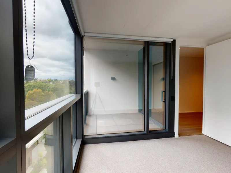 Fifth Floor North Facing ParkHouse Apartment