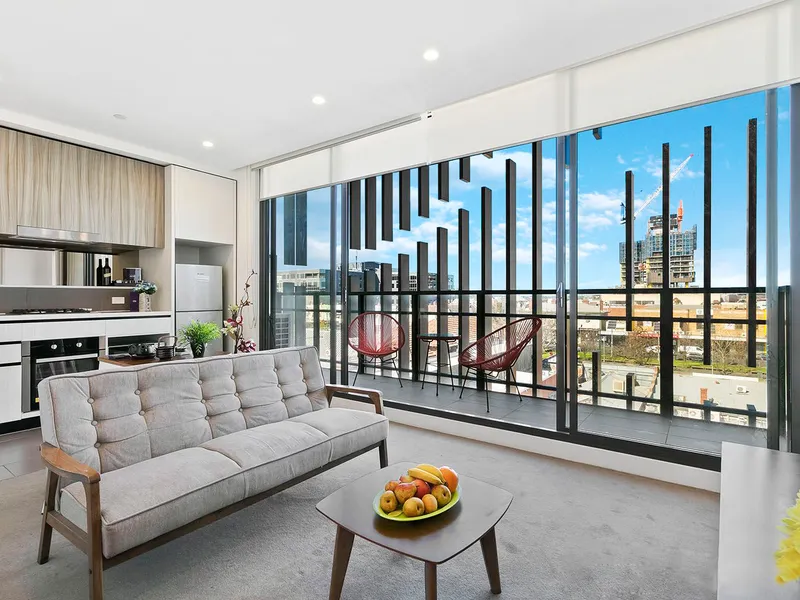 Contemporary Lifestyle Beauty Close to Amenities