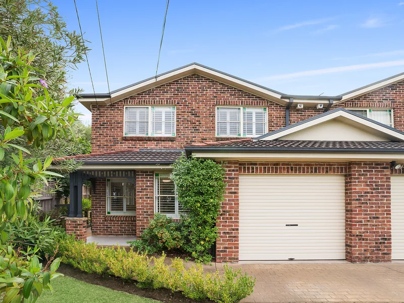 Stylish family duplex in quiet cul-de-sac setting