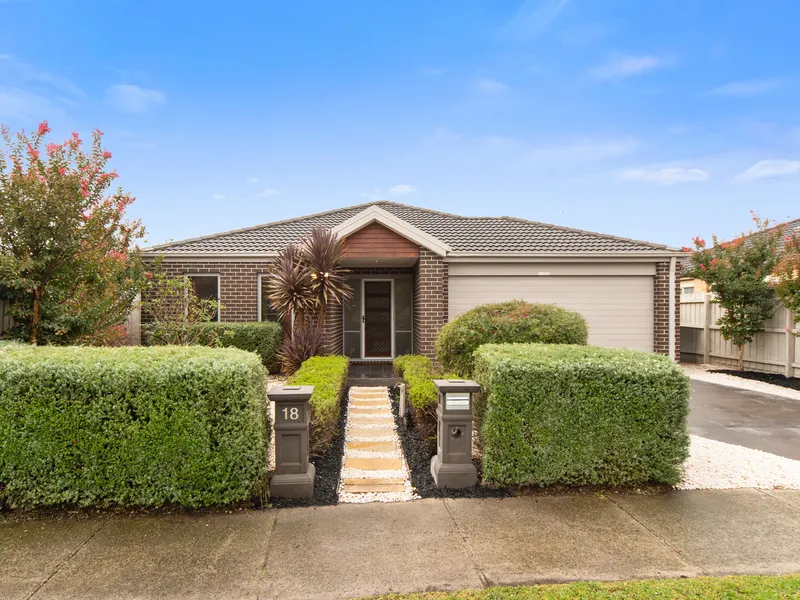 Beautiful Spacious 4 Bedroom Home with 2 Ensuites 