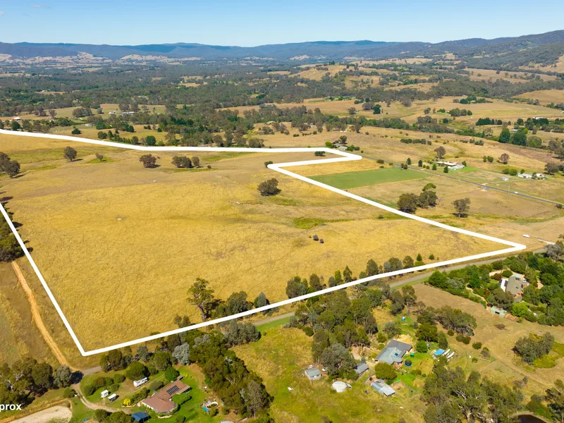 Premium acreage - multiple titles & zoned for sub-division