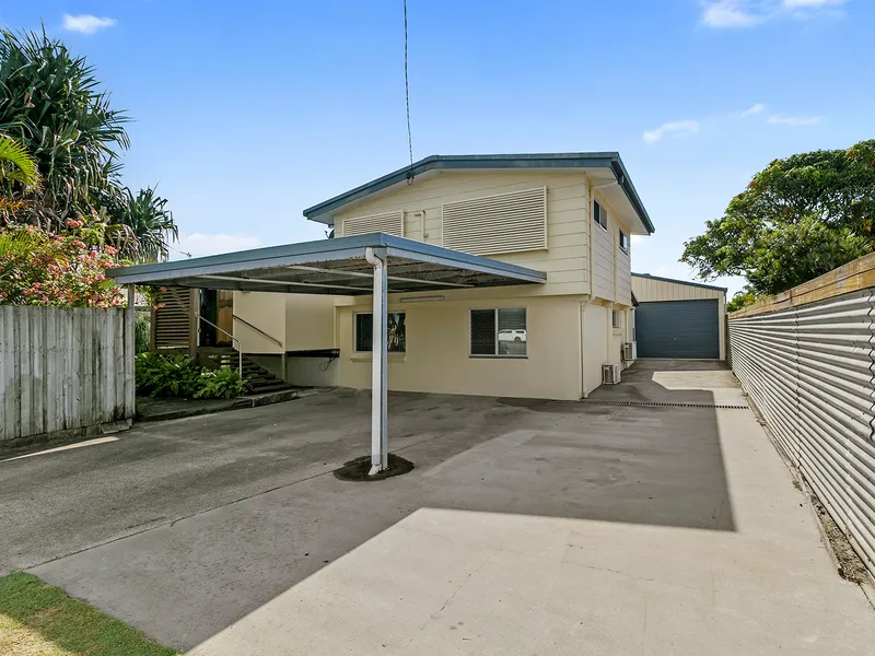 GREAT BEACHSIDE INVESTMENT OR FAMILY HOME!