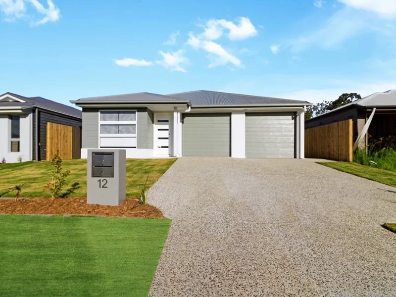 NEAR NEW 4 BEDROOM DUPLEX