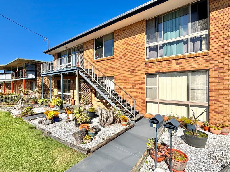 Charming 3-Bedroom Upstairs Unit