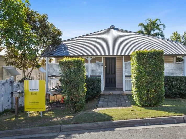 GORGEOIUS COLONIAL WITH TWO STREET ACCESS