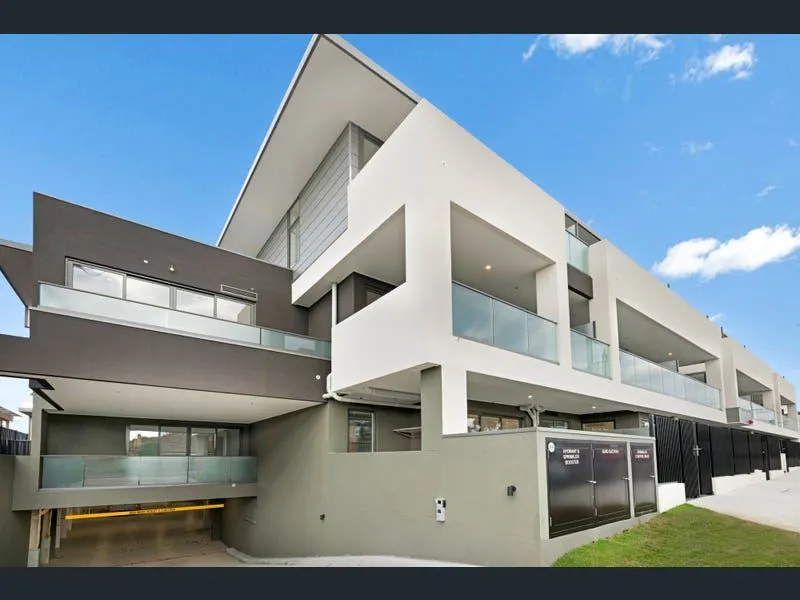 Spacious Two Bedroom Apartment in Blackburn South