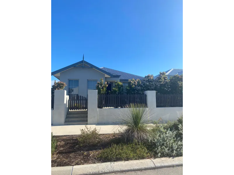 Lock-Up & Leave - Low Maintenance 3 x 2 Home!