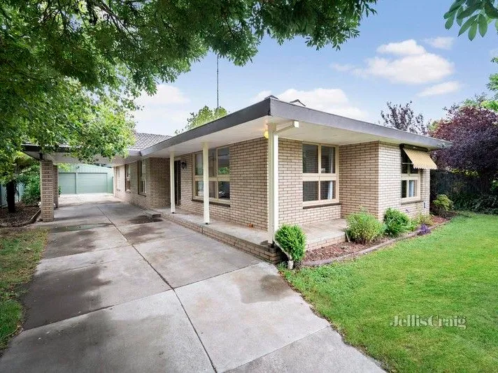 Family living in quiet and convenient location!