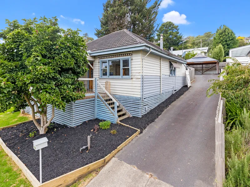 CHARMING HOME IN A VERY CONVENIENT LOCATION