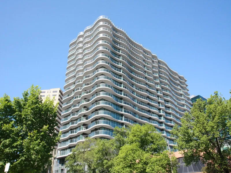 The Ultimate Luxury 1 bedroom apartment close to St Kilda Rd and Albert Park