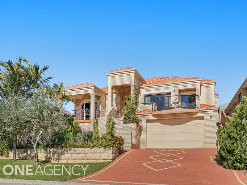 Luxury Coastal Lifestyle in Elevated Culdesac...