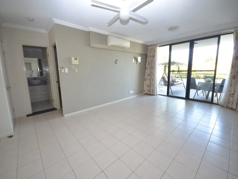 SPACIOUS 2 BEDROOM APARTMENT EXTRA LARGE BALCONY