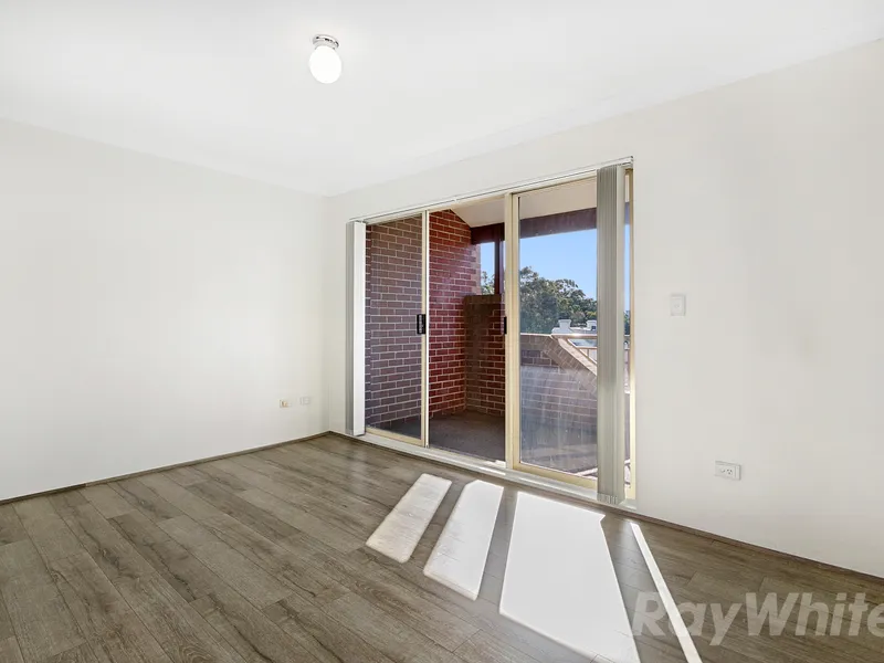 3 Bedroom Apartment in Central Location - Newtown !!!