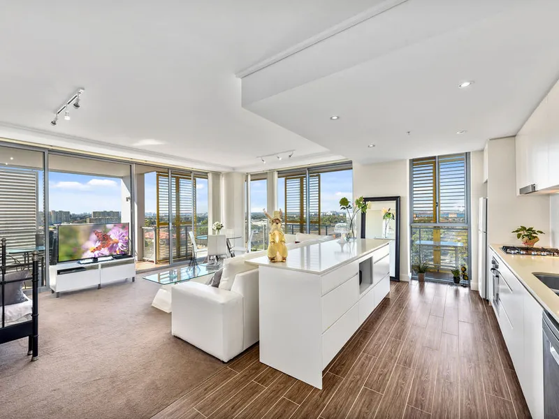 LUXURY APARTMENT IN LA VISTA DEVELOPMENT