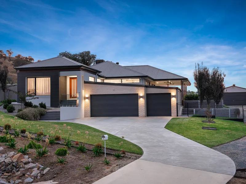 PRESTIGIOUS FAMILY HOME