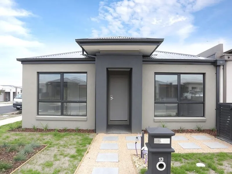 QUIET STREET LOCATION