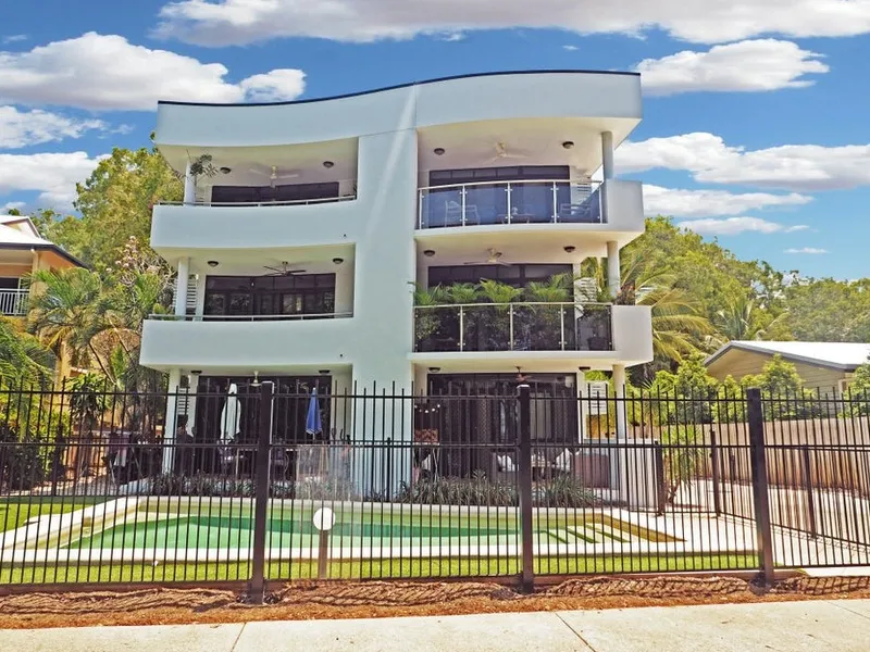 STUNNING UNIT - BEST OF BEACHFRONT LIVING