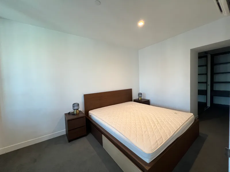 Furnished 2 Bed 2 Bath APARTMENT @ SWANSTON CENTRAL