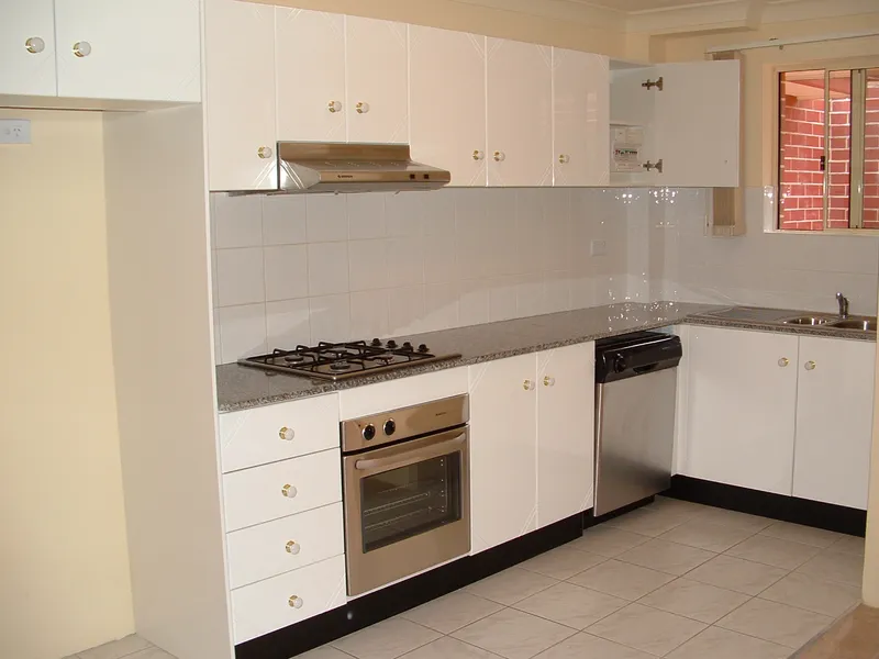 MODERN TWO BEDROOM UNIT WITH GAS COOKING