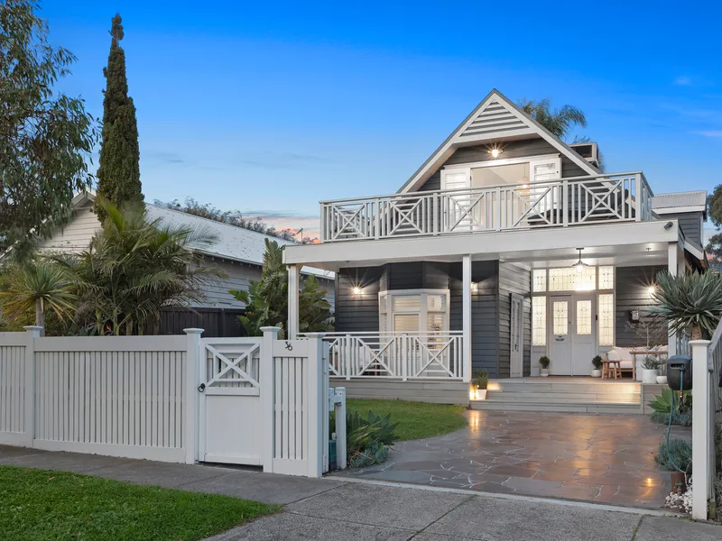 Relaxed Coastal Living & Postcard Views