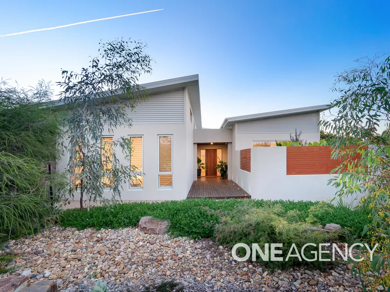 LUXURY LAKEHAVEN LIFESTYLE