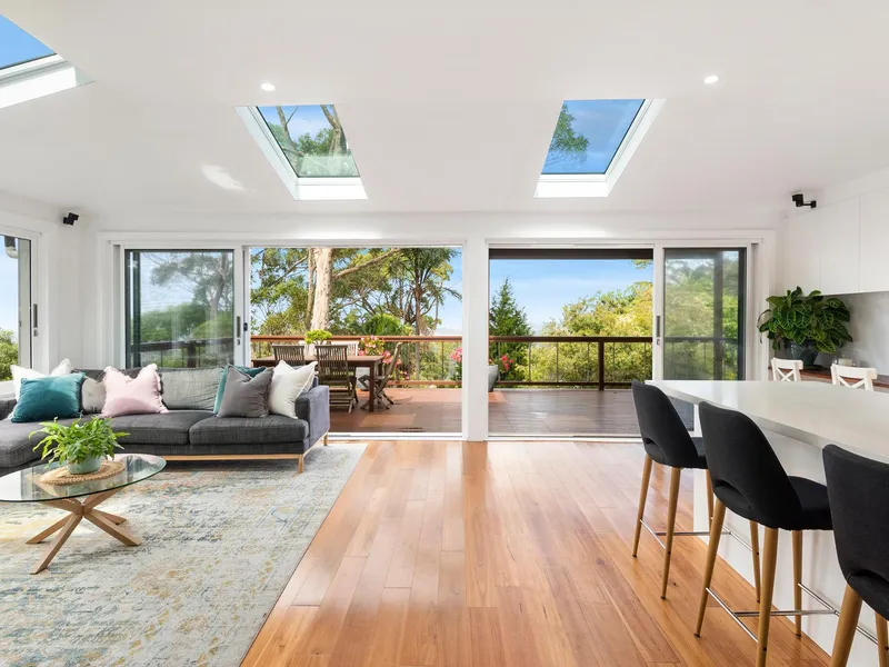 Turn-key Family Retreat With Incredible Ocean Views