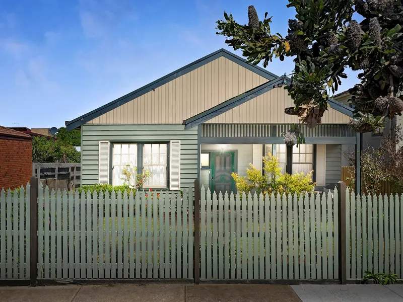 A traditional beachside classic on 654sqm approx.