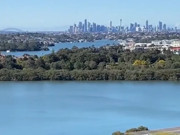 NE facing 3 bedroom with City and Harbour view on Lv22 Rhodes central