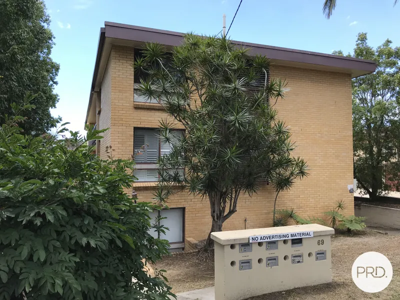 EXTRA-LARGE UNIT IN THE HEART OF CLAYFIELD!