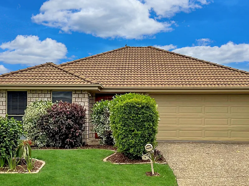 FAMILY HOME IN ORMEAU- BRAND NEW PAINT & CARPET THROUGHOUT
