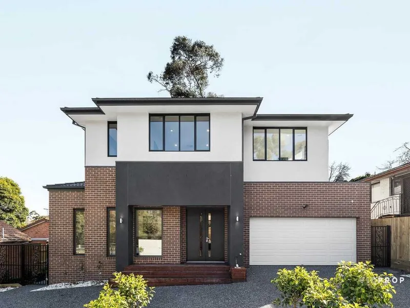 Don't miss out the Brand-New Luxury Family Home in Boxhill !!!( Unfurnished )