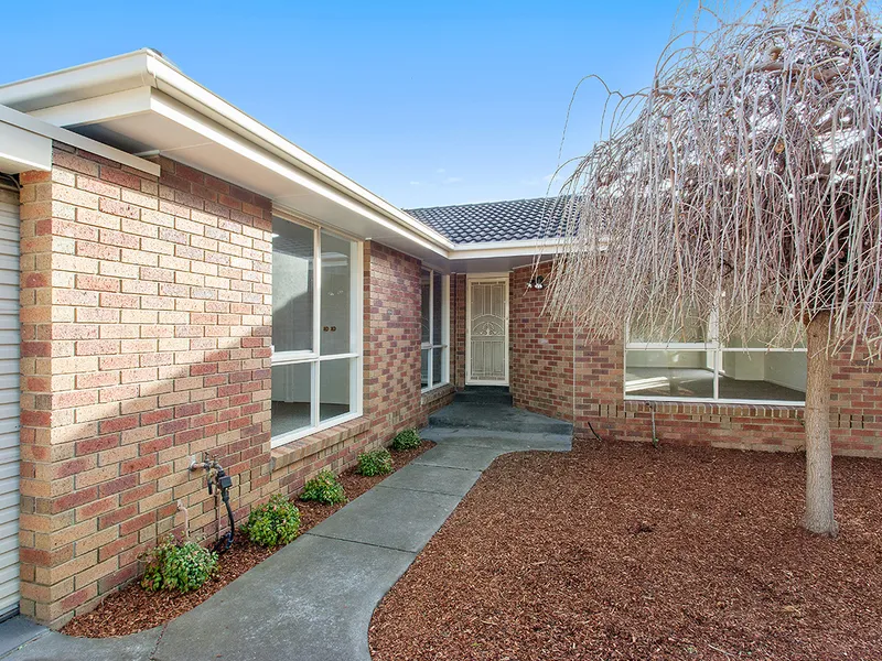 TWO BEDROOM, TWO BATHROOM REAR UNIT WITH DOUBLE GARAGE! | HODGES CAULFIELD