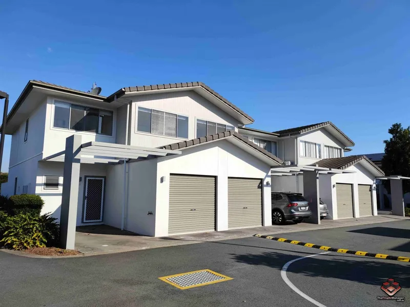 Modern Four Bedroom Townhouse with stunning grassland views at Merrimac