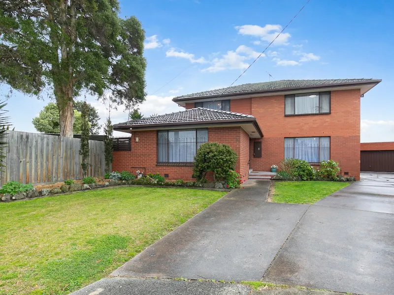 Charming Double Storey Family Home in a Peaceful Cul-de-Sac