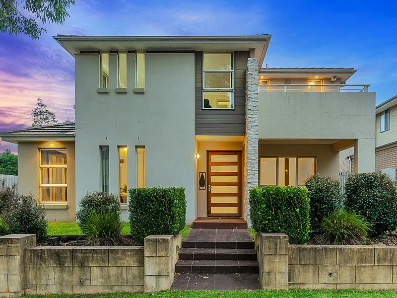 Immaculate Family Home - Walk to Shops