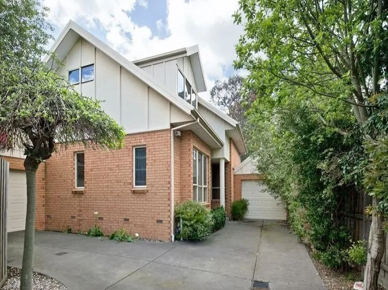 LARGE FAMILY HOME SITUATED IN QUIET LOCATION!!!