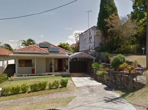 3 Bedrooms House with Big Backyard in very quiet street!!!