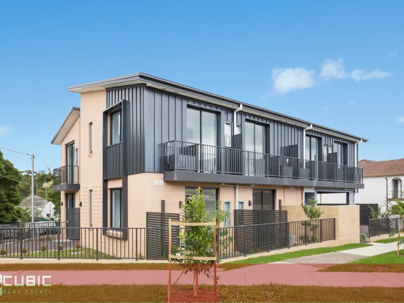 Brand NEW building minutes to Banksia TRAIN station