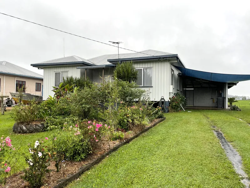 PERFECT FIRST HOME - 4 BEDROOMS - NEAT AND TIDY 26 SUNDOWN ROAD CULLINANE. INNISFAIL.